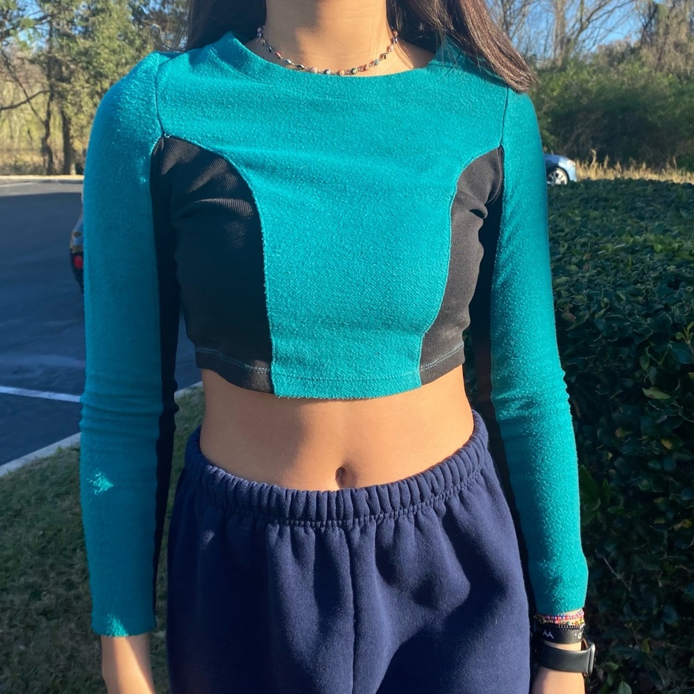 Womens Urban Outfitters Cropped Long Sleeve Turquoise Black Size XS